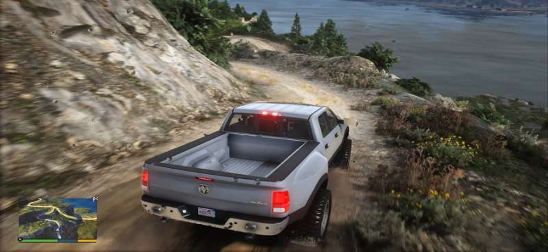 越野泥车驾驶游戏：Mega SUV Racing Maniaios版2
